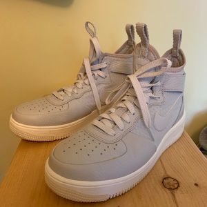 Air Force 1’s women’s size 7.5